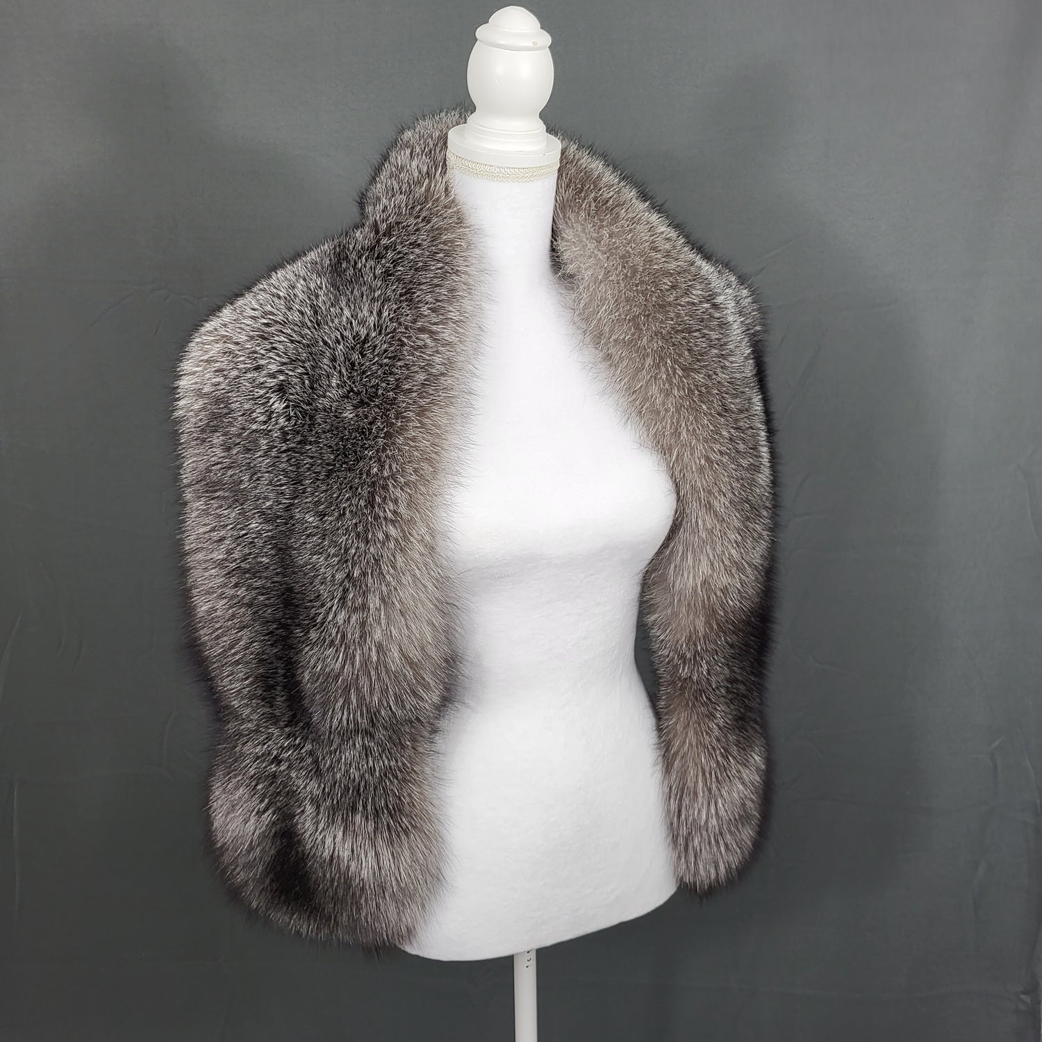 SAGA blue frost fox fur wrap/stole/scarf