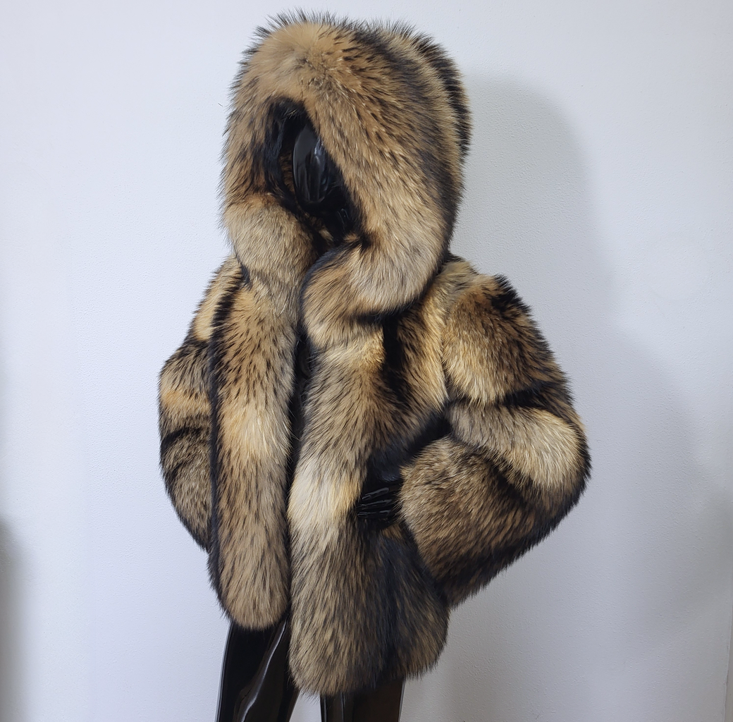 Hooded finnraccoon fur coat